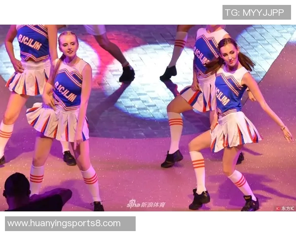 足球宝贝热舞展现青春活力与激情魅力的完美结合 足球宝贝热舞展现青春活力与激情魅力的完美结合